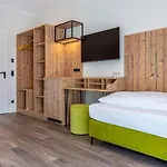 Fuchsbau 3*